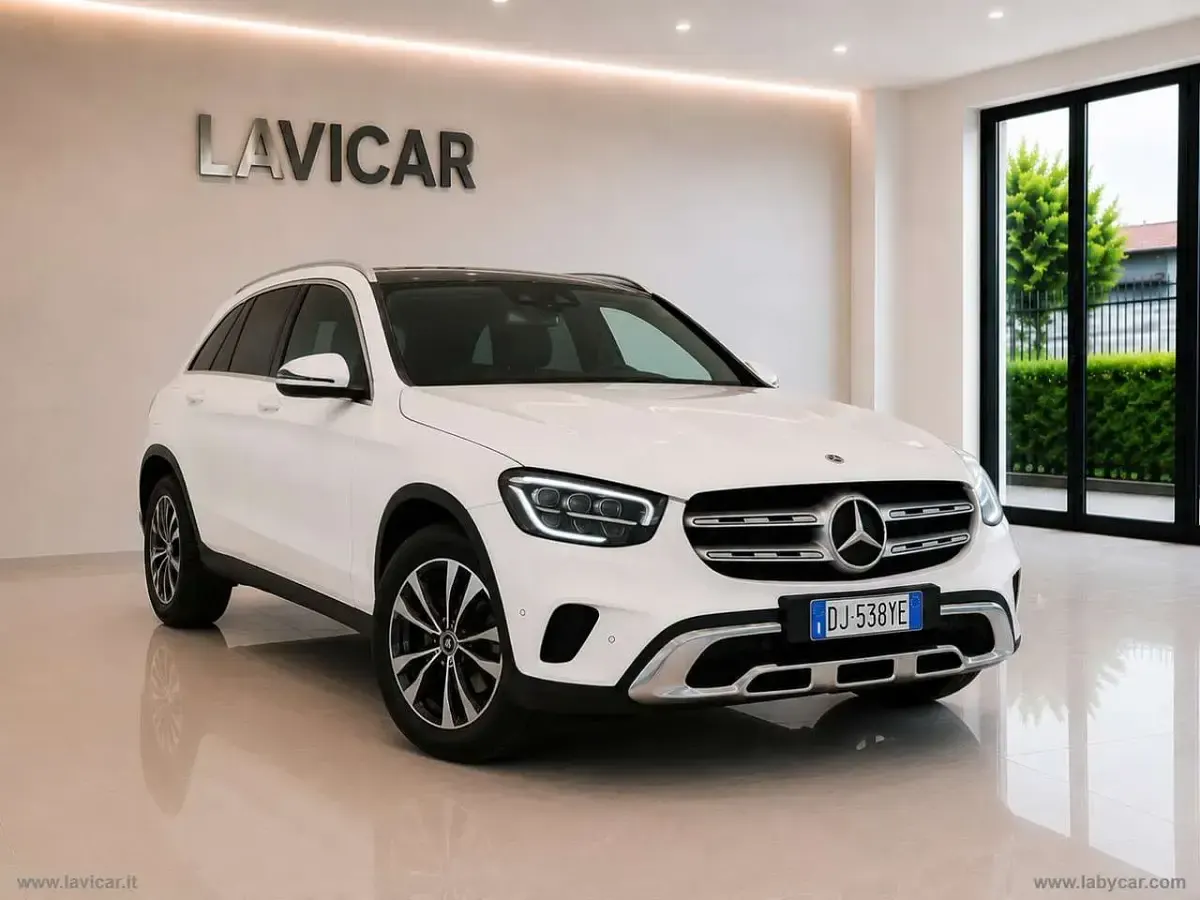 Usata Mercedes GLC200 Premium 163 CV (119 kW) 2022 Bianco SUV