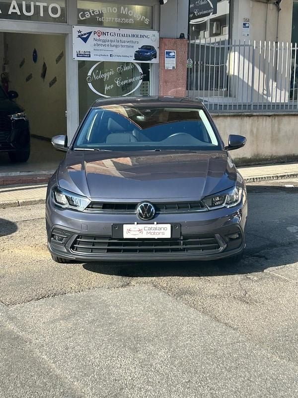 Usata VW Polo Life 95 CV (69 kW) 2024 Viola Utilitaria