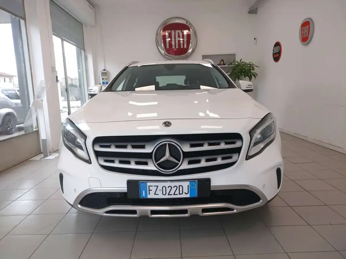 Usata Mercedes GLA180 122 CV (89 kW) 2018 Other SUV