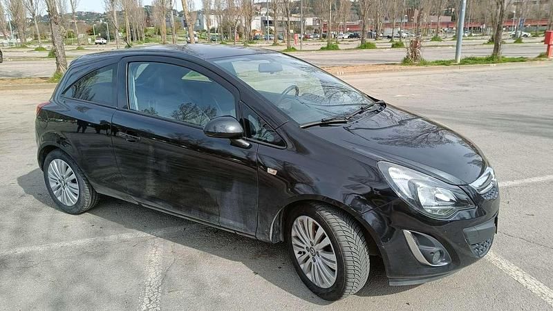 Usata Opel Corsa Edition 75 CV (55 kW) 2014 Utilitaria