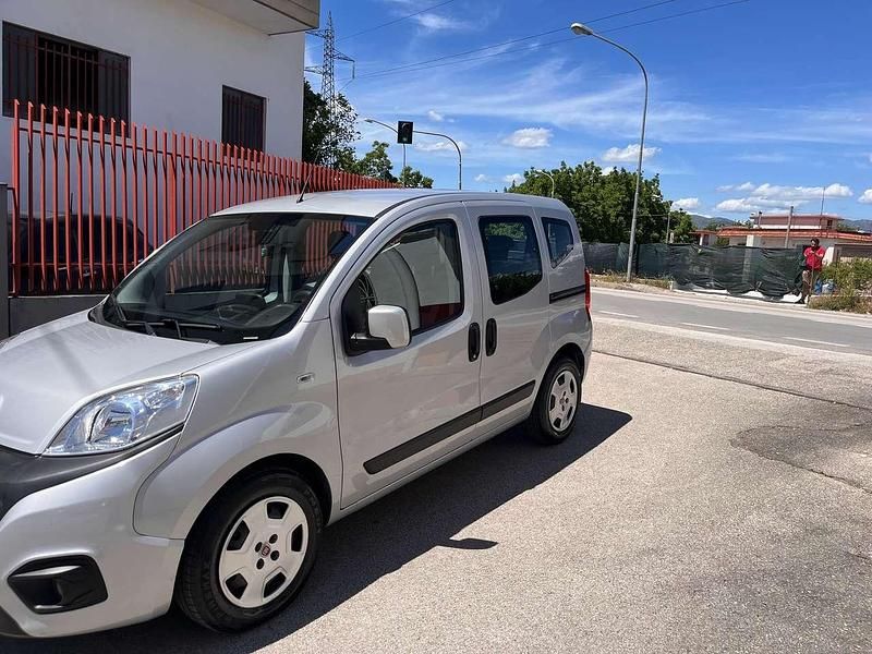 Usata Fiat Qubo Trekking 95 CV (69 kW) 2022 Grigio Monovolume