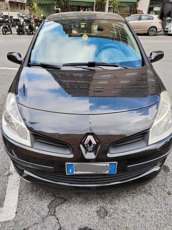 Usato 2009 Renault Clio 1.1 Benzin 75 CV (4.000 €)
