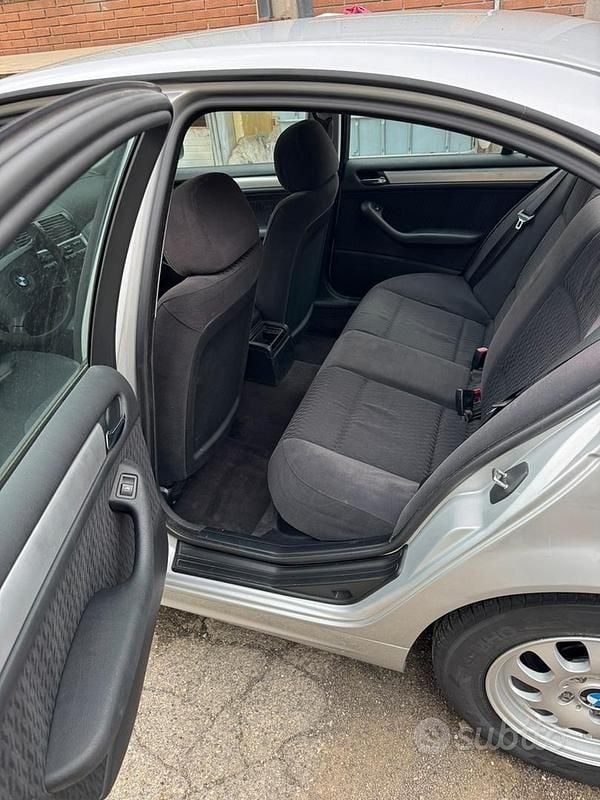 Usata BMW 318 118 CV (86 kW) 1998 Grigio Berlina