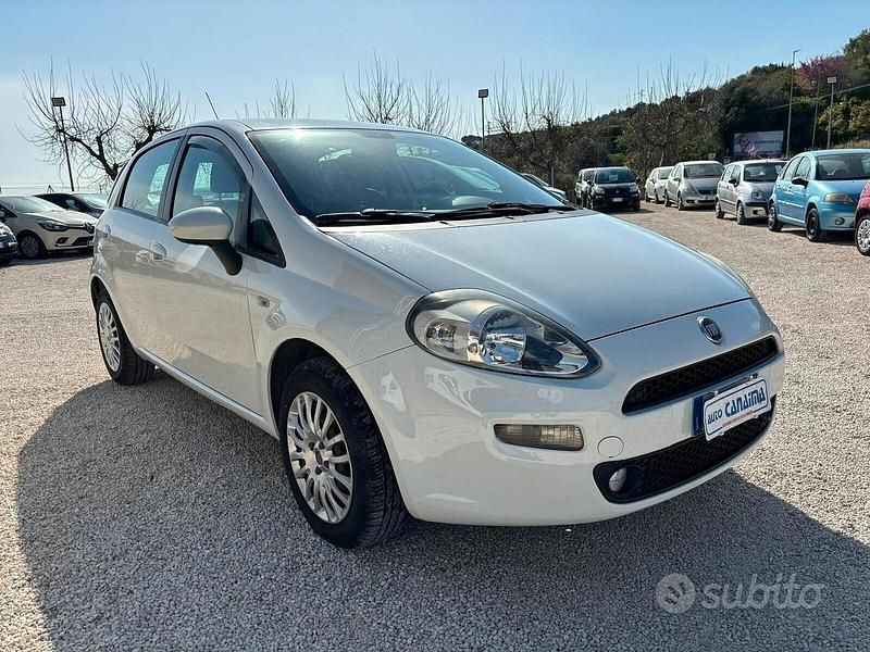Usata Fiat Punto Evo 77 CV (56 kW) 2014 Bianco Utilitaria