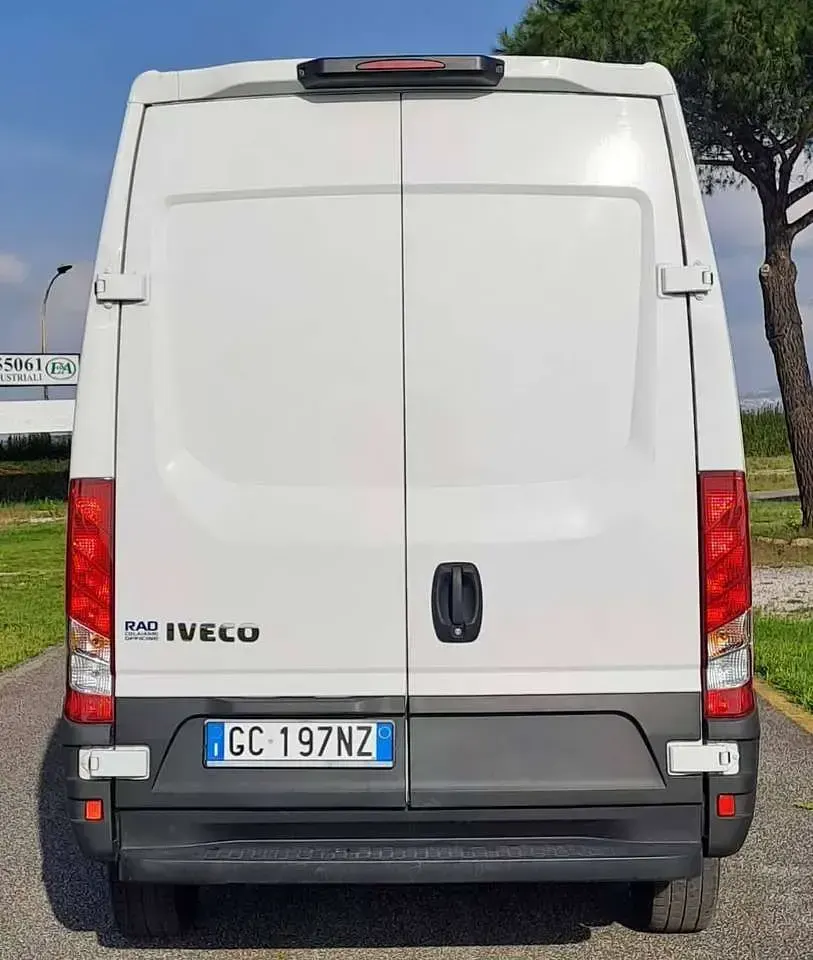 Usata Iveco 35.12 120 CV (88 kW) 2020 Bianco Furgone