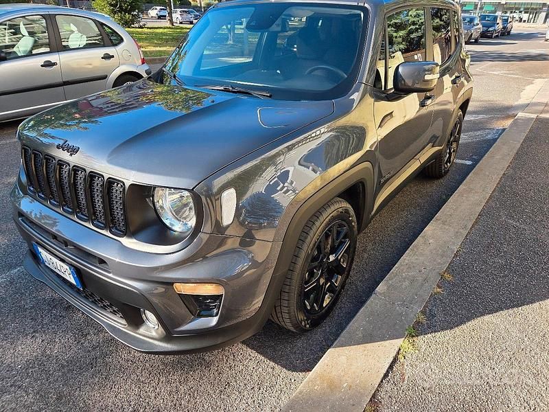 Grigio Usata 2022 Jeep Renegade Night Eagle SUV | 15.000 € (Ottimo prezzo) - Immagine 1/4