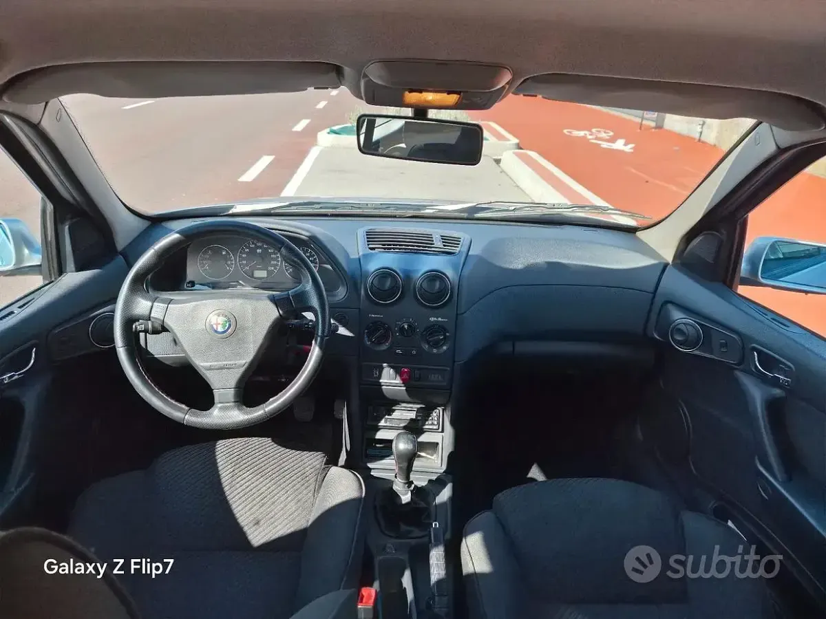 Usata Alfa Romeo 146 120 CV (88 kW) 1999 Grigio Utilitaria