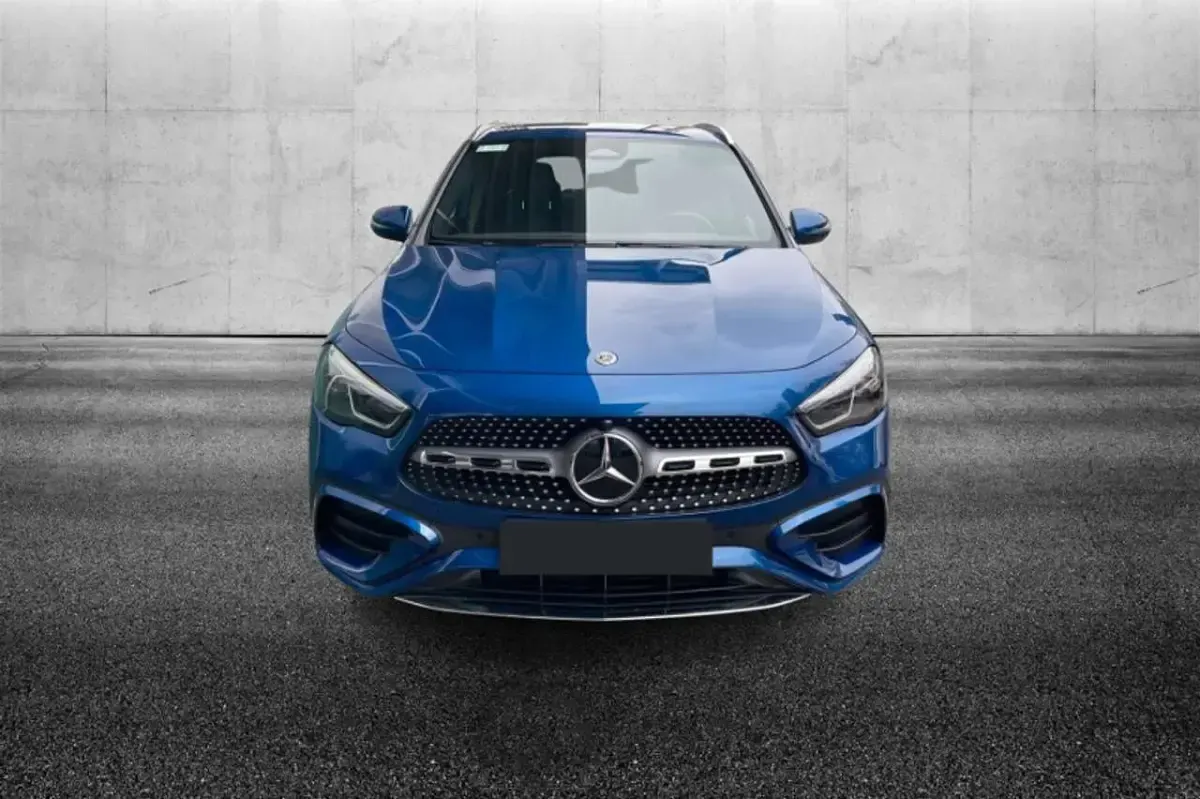 Usata Mercedes GLA200 AMG Line Premium 150 CV (110 kW) 2024 Blu/azzurro SUV