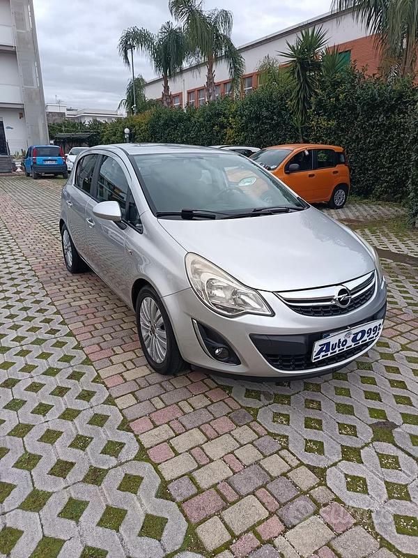 Occasion Opel Corsa Club 86 ch (63 kW) 2012 Gris Citadine