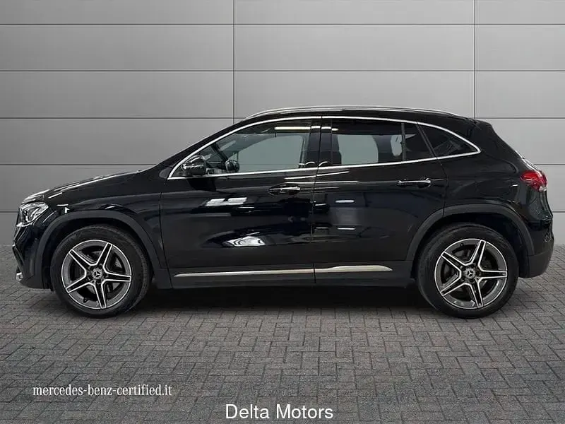 Usata Mercedes GLA250 Premium 160 CV (117 kW) 2021 Vernice nero cosmo SUV