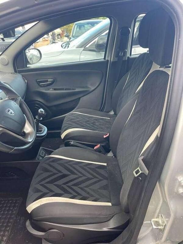 Usata Lancia Ypsilon Platinum 69 CV (50 kW) 2017 Other Utilitaria