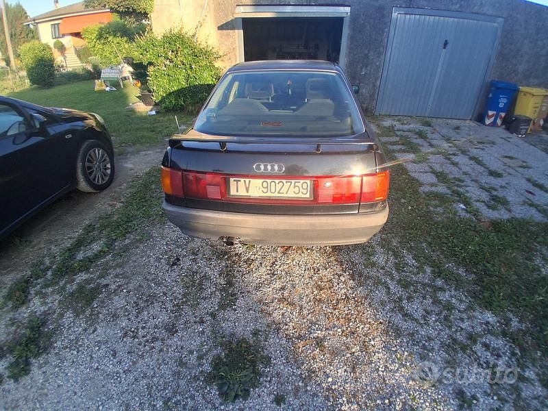 Blu Usata 1991 Audi 80 Tre volumi | 1300 € - Immagine 1/1