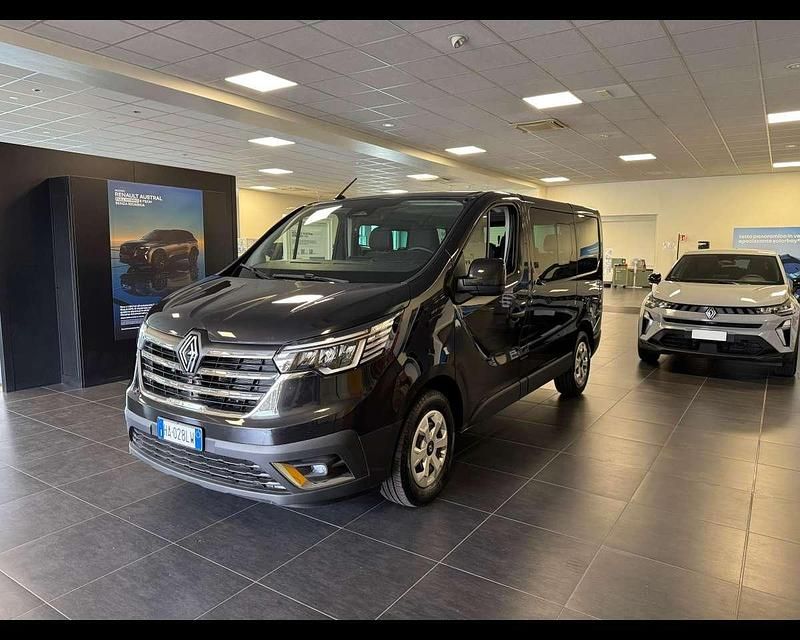 Nuova Renault Trafic Equilibre 150 CV (110 kW) 2025 Nero midnight  tinta metalizz Monovolume