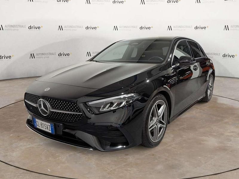 Nero Usata 2023 Mercedes A180 Advanced Plus Tre volumi | 30.900 € (Buon prezzo) - Immagine 1/4