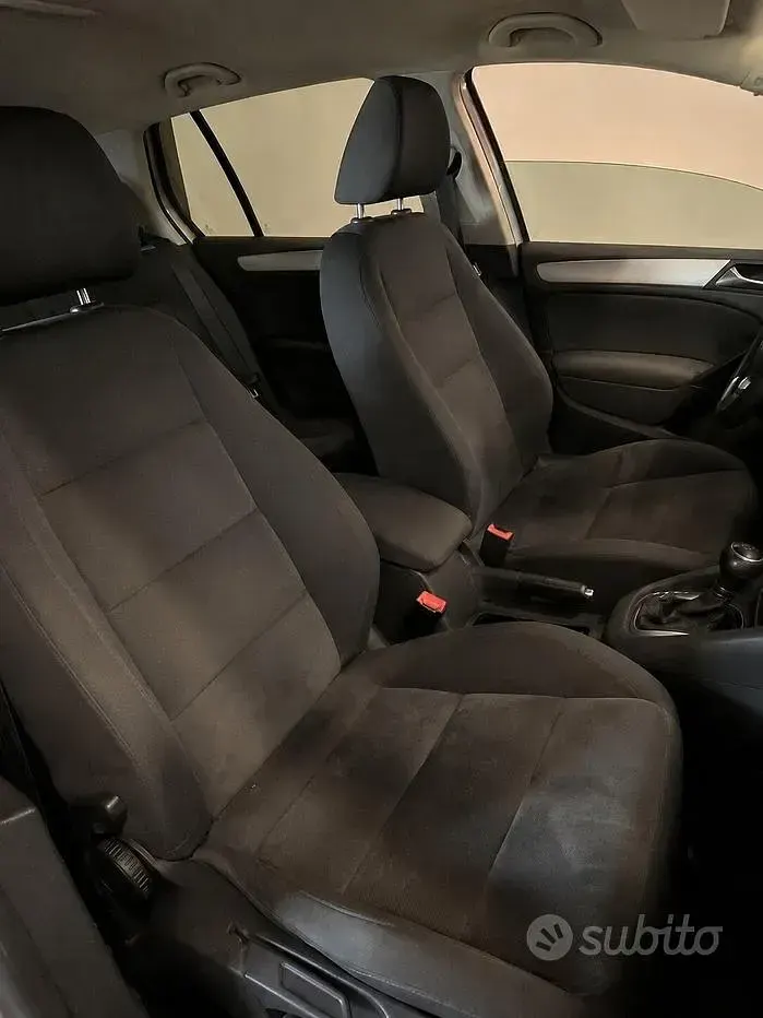 Usata VW Golf VI Comfortline 122 CV (89 kW) 2010 Grigio Utilitaria