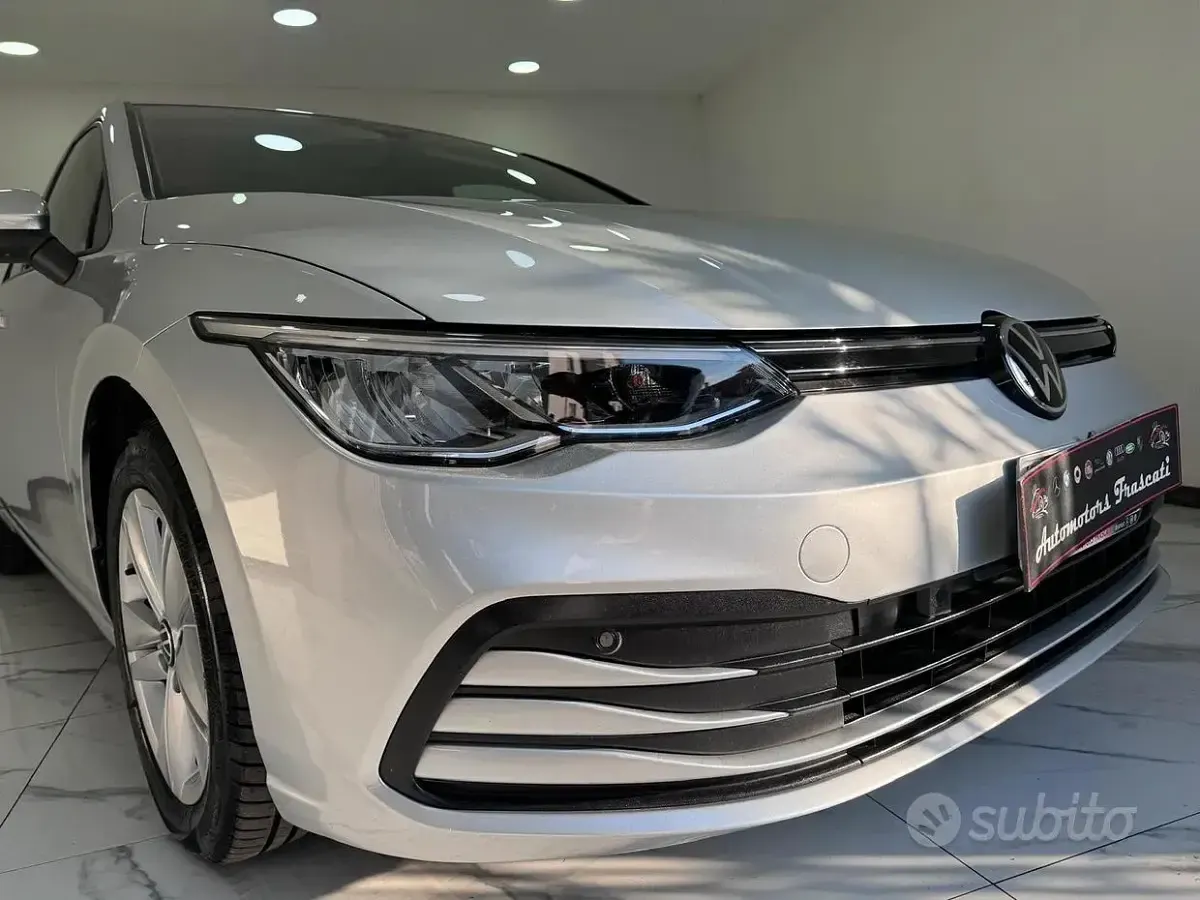 Second-hand VW Golf VII 116 CP (85 kW) 2021 Gri Hatchback