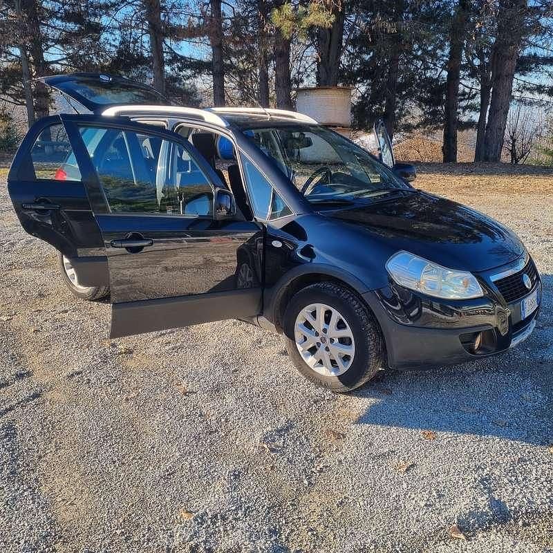 Usata Fiat Sedici Dynamic 135 CV (99 kW) 2012 SUV