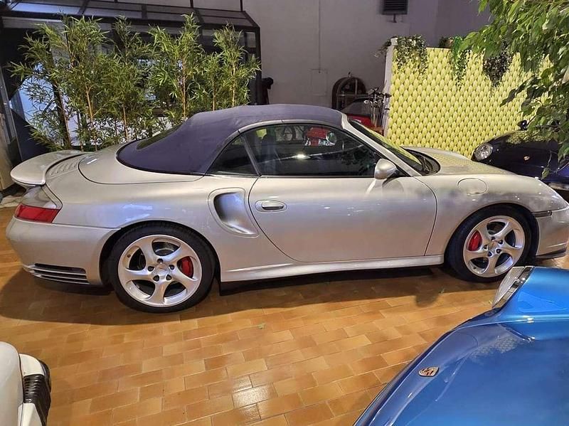 Usata Porsche 996 420 CV (308 kW) 2004 Argento Cabrio