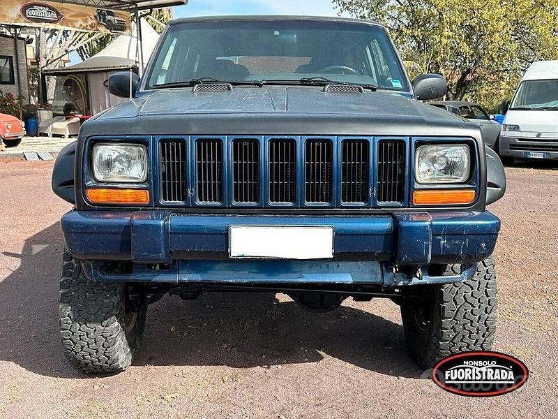 Usata Jeep Cherokee Sport 116 CV (85 kW) 2000 Blu SUV