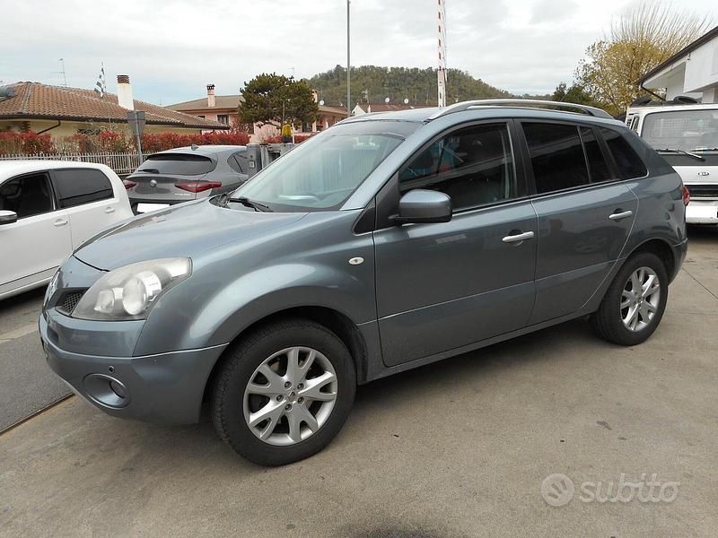 Usata Renault Koleos 150 CV (110 kW) 2009 Grigio SUV