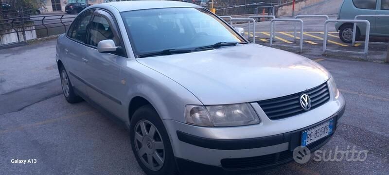 Usata VW Passat 125 CV (91 kW) 1999 Grigio Berlina
