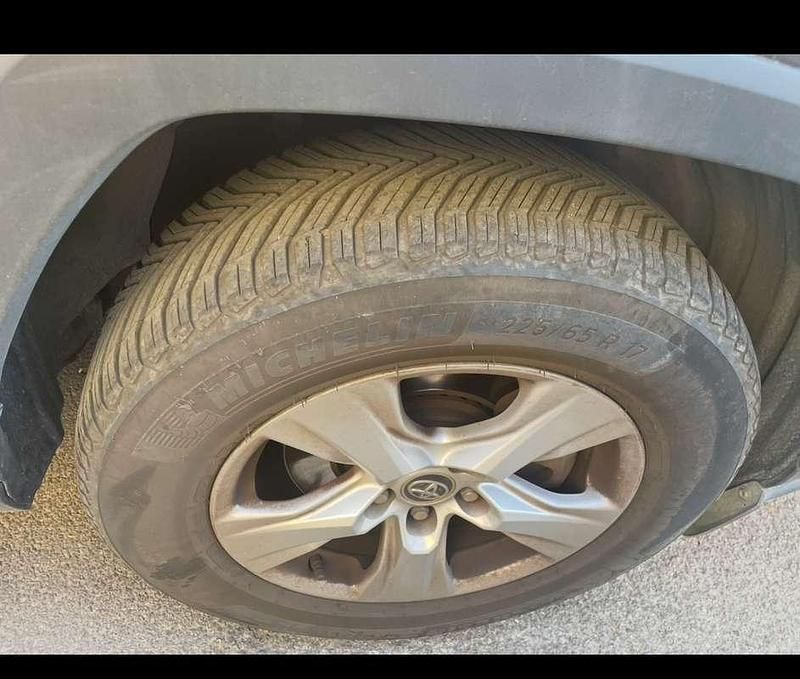 Usata Toyota RAV4 Hybrid Style 178 CV (130 kW) 2019 Grigio SUV