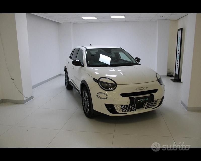 Usata Fiat 600 La Prima 136 CV (100 kW) 2025 Bianco SUV