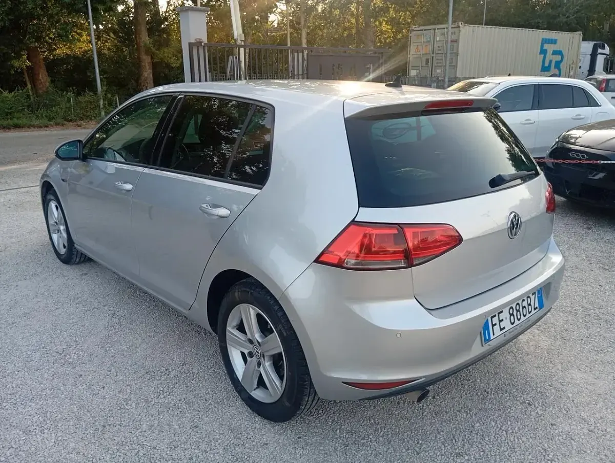 Usata VW Golf VII 110 CV (80 kW) 2015 Argento Berlina