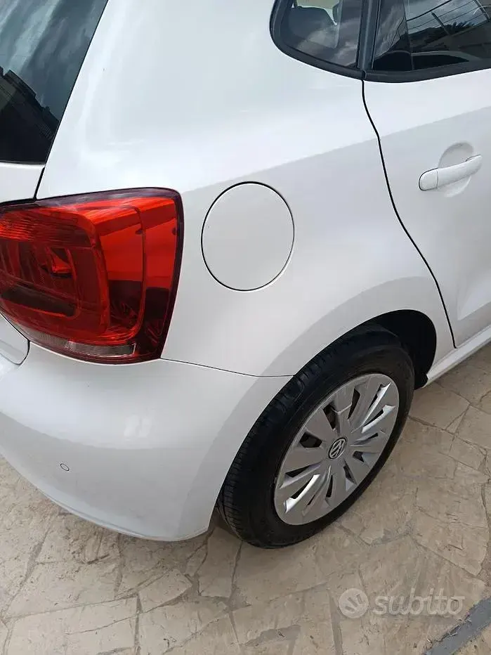 Usata VW Polo Comfortline 75 CV (55 kW) 2013 Bianco Utilitaria