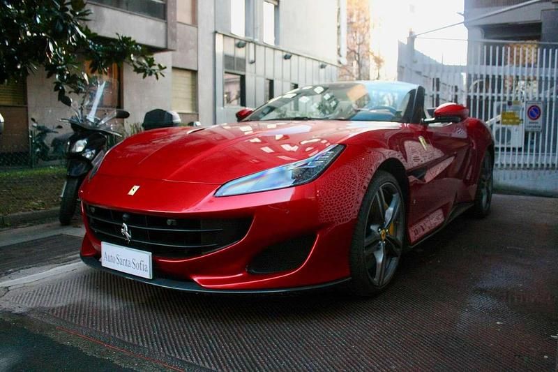 Usata Ferrari Portofino 600 CV (441 kW) 2020 Rosso portofino met. Cabrio