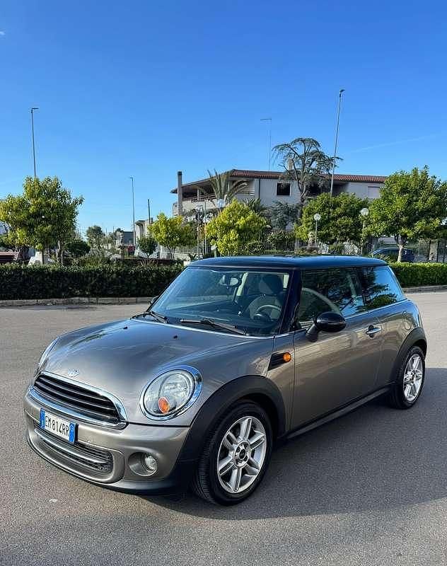 Usata Mini Cooper D 111 CV (81 kW) 2011 Utilitaria