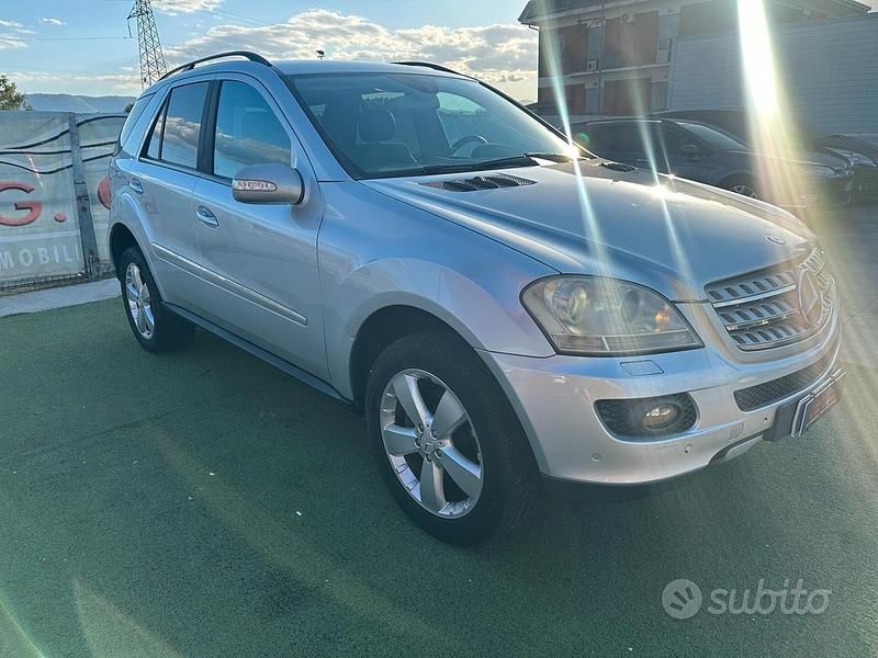 Usata Mercedes ML320 224 CV (164 kW) 2008 Grigio SUV