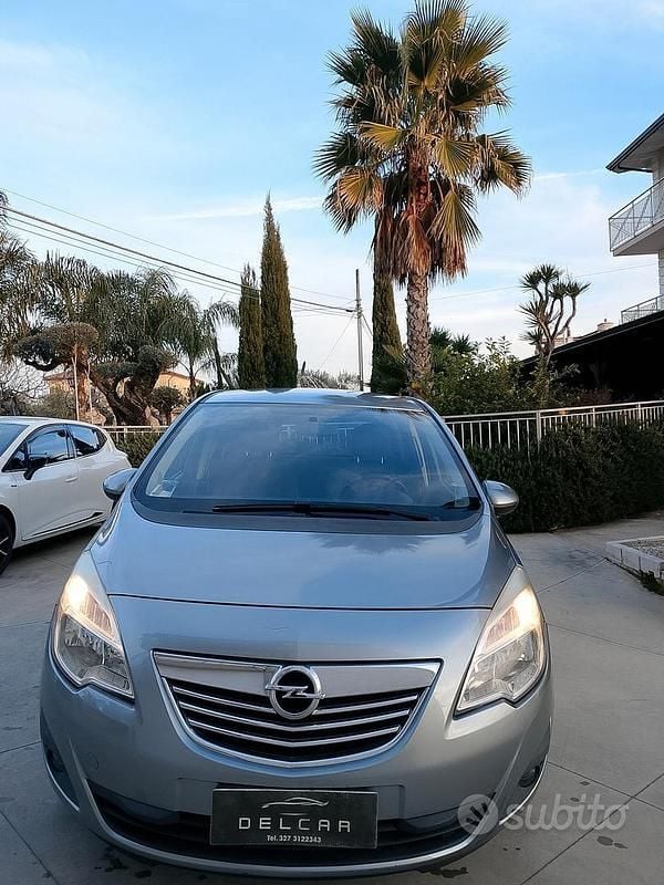 Usata Opel Meriva 95 CV (69 kW) 2013 Grigio Monovolume
