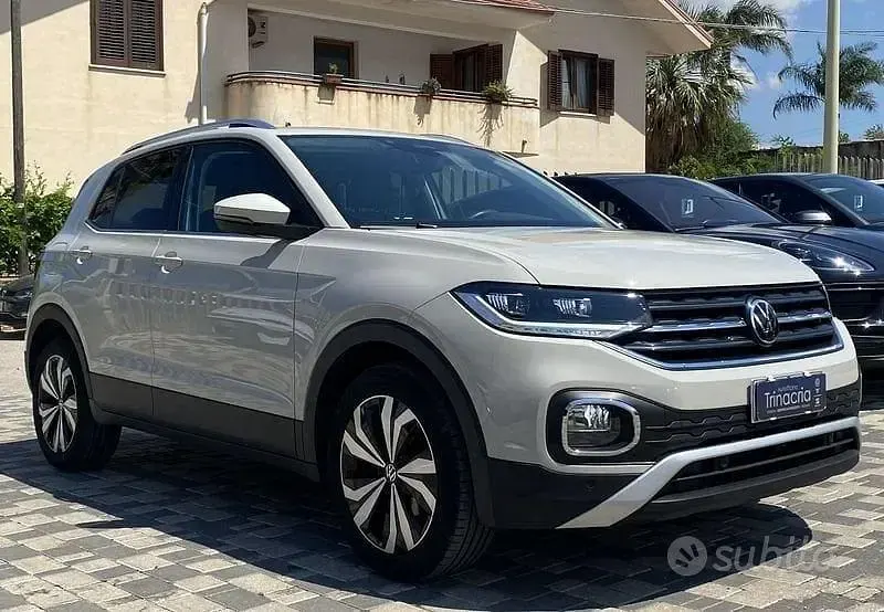 Usata VW T-Cross Advance 110 CV (80 kW) 2022 Grigio SUV