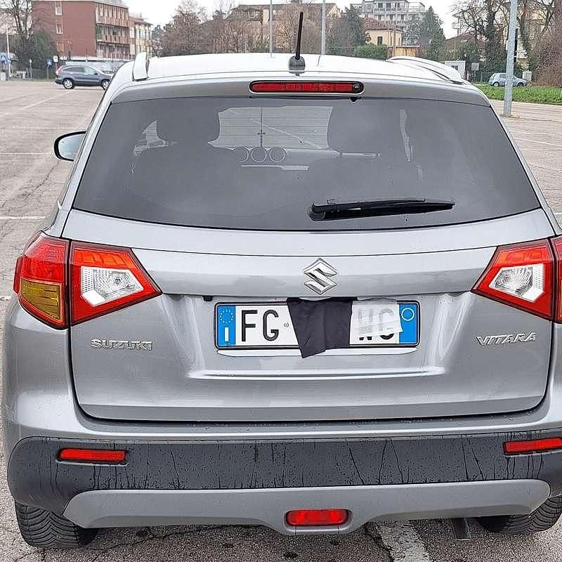 Usata Suzuki Vitara Cool 120 CV (88 kW) 2017 Grigio SUV