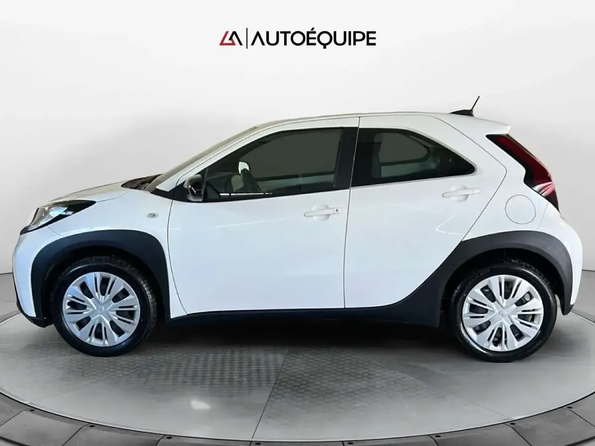 Usata Toyota Aygo X Active 72 CV (52 kW) 2025 Bianco SUV