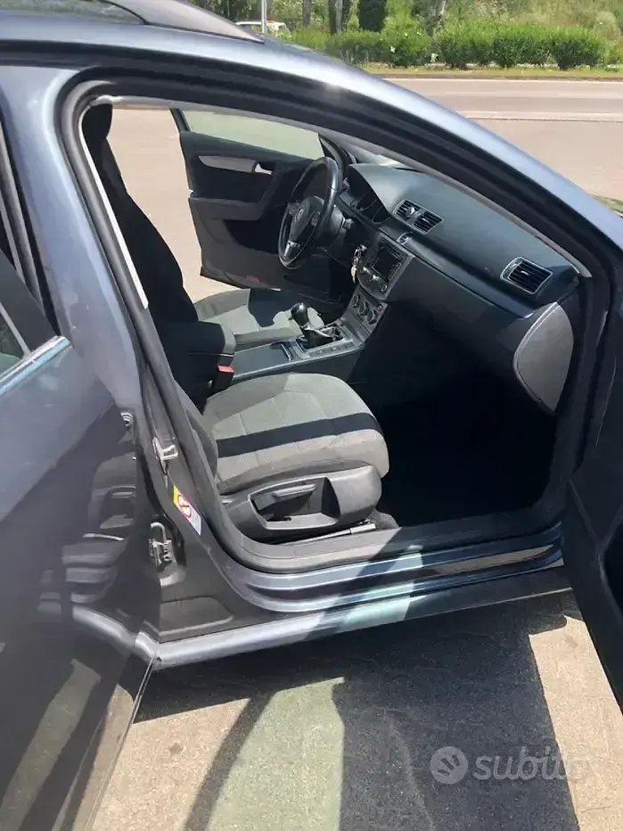 Usata VW Passat 105 CV (77 kW) 2014 Grigio Station wagon