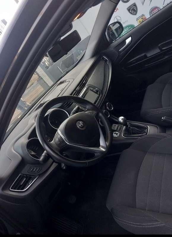 Usata Alfa Romeo Giulietta Super 120 CV (88 kW) 2017 Berlina