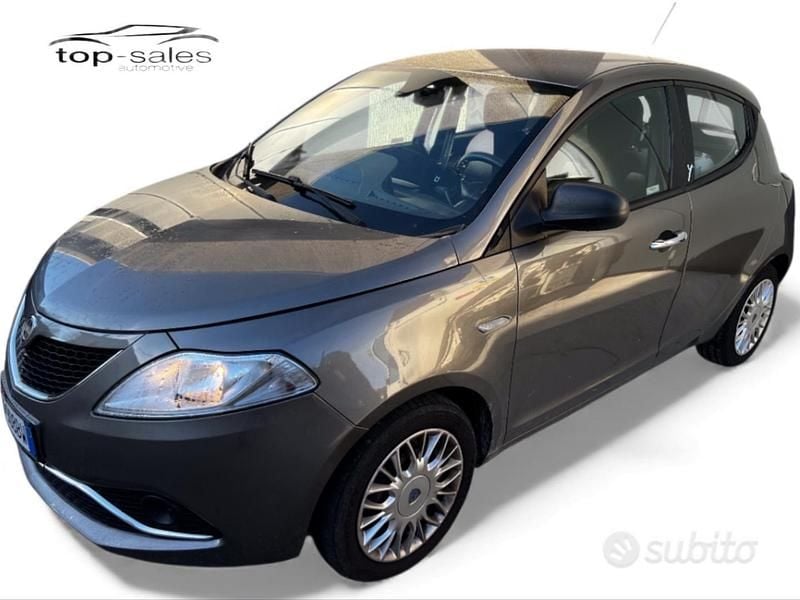 Grigio Usata 2018 Lancia Ypsilon S Due volumi | 8900 € (Buon prezzo) - Immagine 1/4