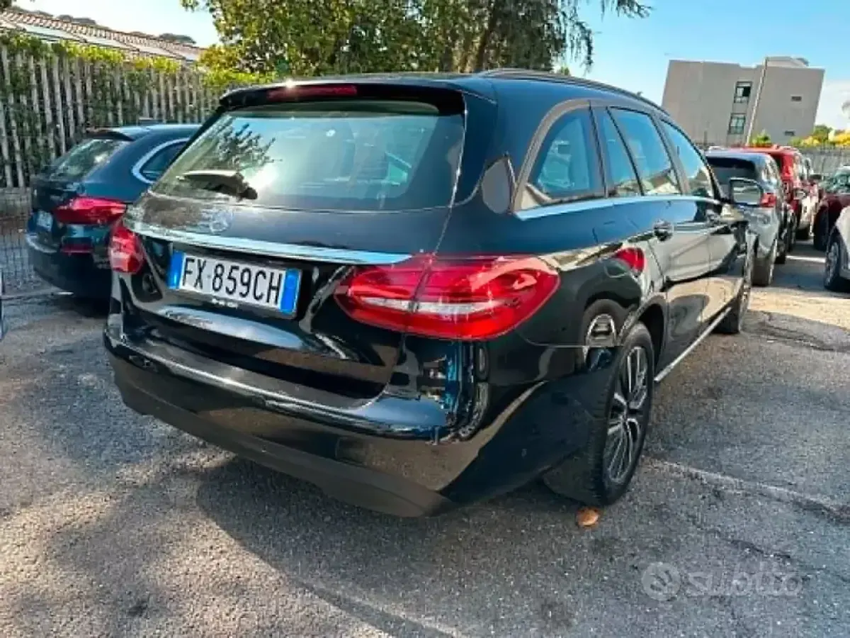 Usata Mercedes C220 Premium 160 CV (117 kW) 2019 Nero Station wagon