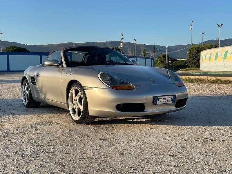 Second-hand Porsche Boxster 220 CP (161 kW) 2000 Cabrio