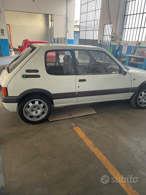 Usata Peugeot 205 GTi 128 CV (94 kW) 1987 Berlina