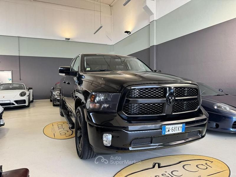 Usata Dodge Magnum 265 CV (194 kW) 2019 Nero SUV
