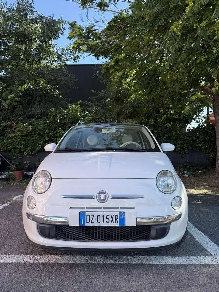 Usata Fiat 500 Lounge 69 CV (50 kW) 2010 Bianco Utilitaria