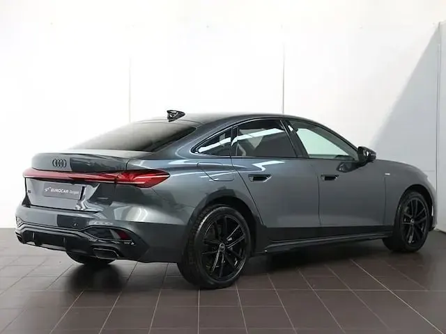 Usata Audi A5 S-Line 204 CV (150 kW) 2025 Grigio daytona perla Berlina