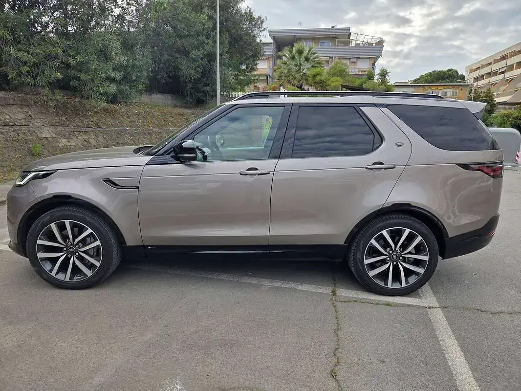 Usata Land Rover Discovery 5 SE 249 CV (183 kW) 2021 Bronzo SUV