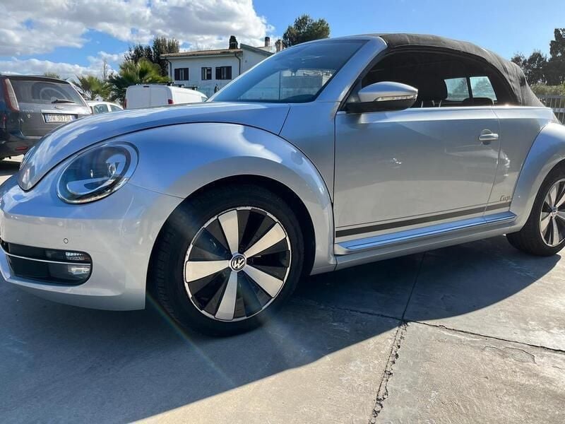 Usata VW Beetle Cabriolet Sport 150 CV (110 kW) 2016 Grigio Cabrio