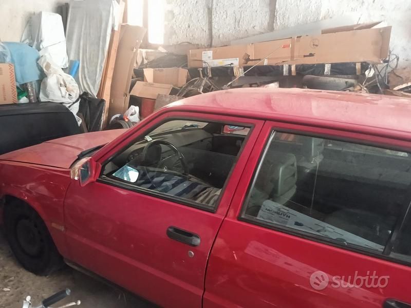 Usado Alfa Romeo 33 88 CV (64 kW) 1992 Rojo Berlina