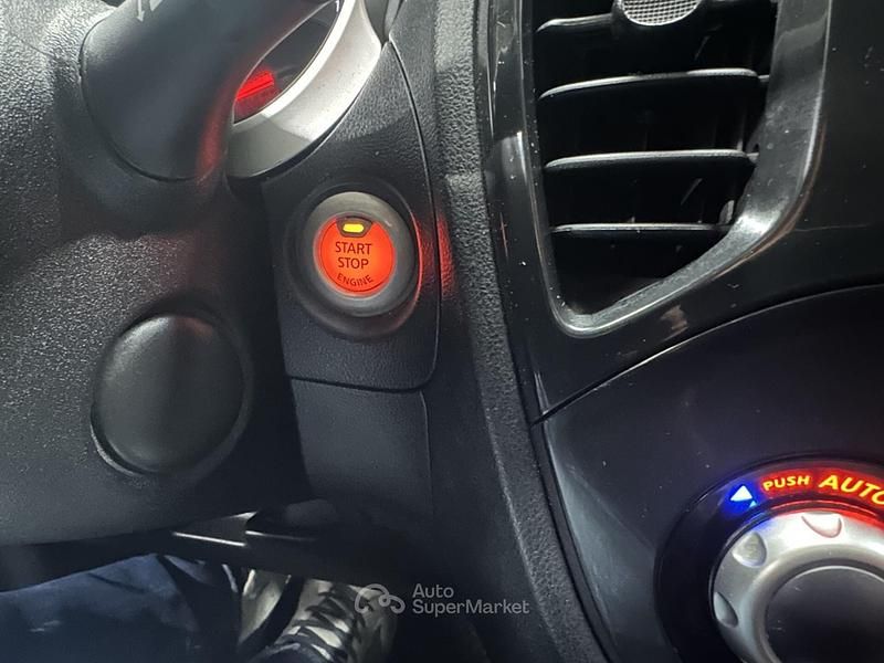 Usata Nissan Juke Tekna 117 CV (86 kW) 2011 Blu SUV