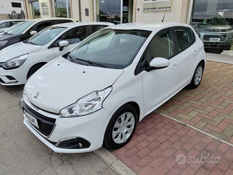 Usata Peugeot 208 Active 119 CV (87 kW) 2018 Bianco Utilitaria